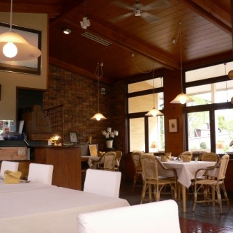 【ウディ亭】
アットホームで温かい雰囲気の老舗イタリアン。丁寧な料理の数々は訪れた人を幸せにします。記念日や特別な日に訪れたい魅力的なお店。