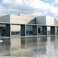 【豊田市美術館】
現代建築と自然が調和した美しい空間が魅力の美術館です。展示は国内外の近現代美術を中心に、多彩なコレクションや企画展を楽しめるほか、建物そのものが一つのアート作品のよう。心豊かなひとときを過ごせる魅力的な施設。