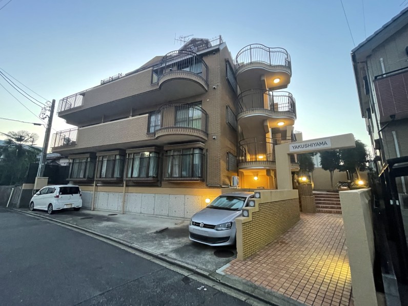 温かみある外観が<br />
迎える暮らし