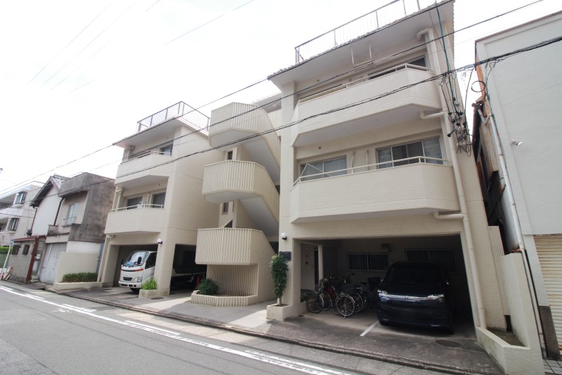 最上階・角部屋<br />
開放的な暮らし