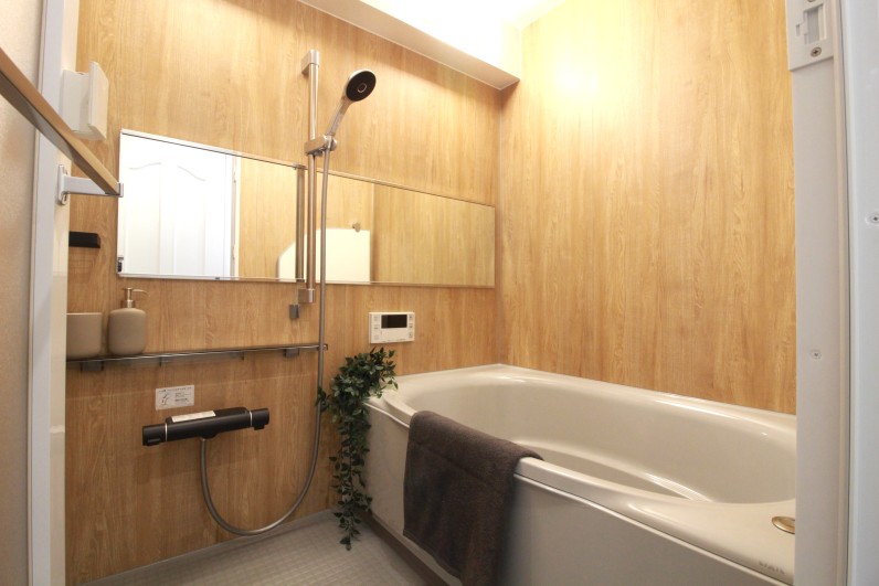 温かみのあるバスルーム