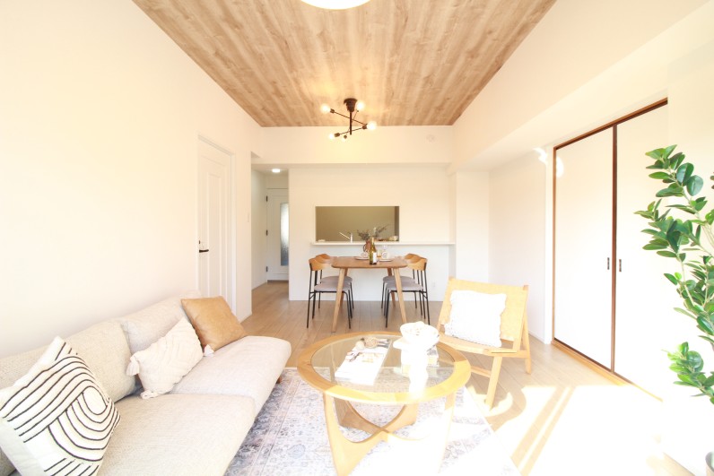 木の香りと陽だまり、
　　　　深呼吸する家。