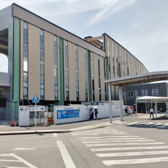 【知立駅】
名鉄名古屋本線と三河線が交わる交通の要衝。名古屋や、豊橋方面、三河線で碧南・猿投方面へも接続する便利な駅です。駅周辺には商業施設やカフェも充実し、より快適な交通環境へと進化を続けています。