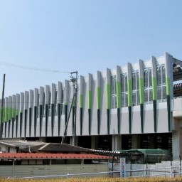 【若林】
名鉄「若林駅」を中心としたこのエリアは、いま新たな未来へ向けて大きく動き出しています。
踏切の混雑が解消されて駅まわりの移動がスムーズになるほか、街並みも綺麗に再整備。名古屋や豊田市中心部への利便性はそのままに、より快適で美しい住環境へと進化を続けています。